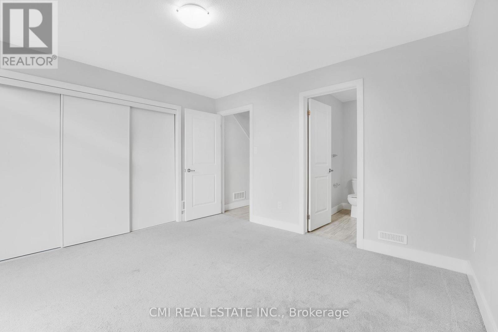 #8 -2070 MEADOWGATE BLVD, #8