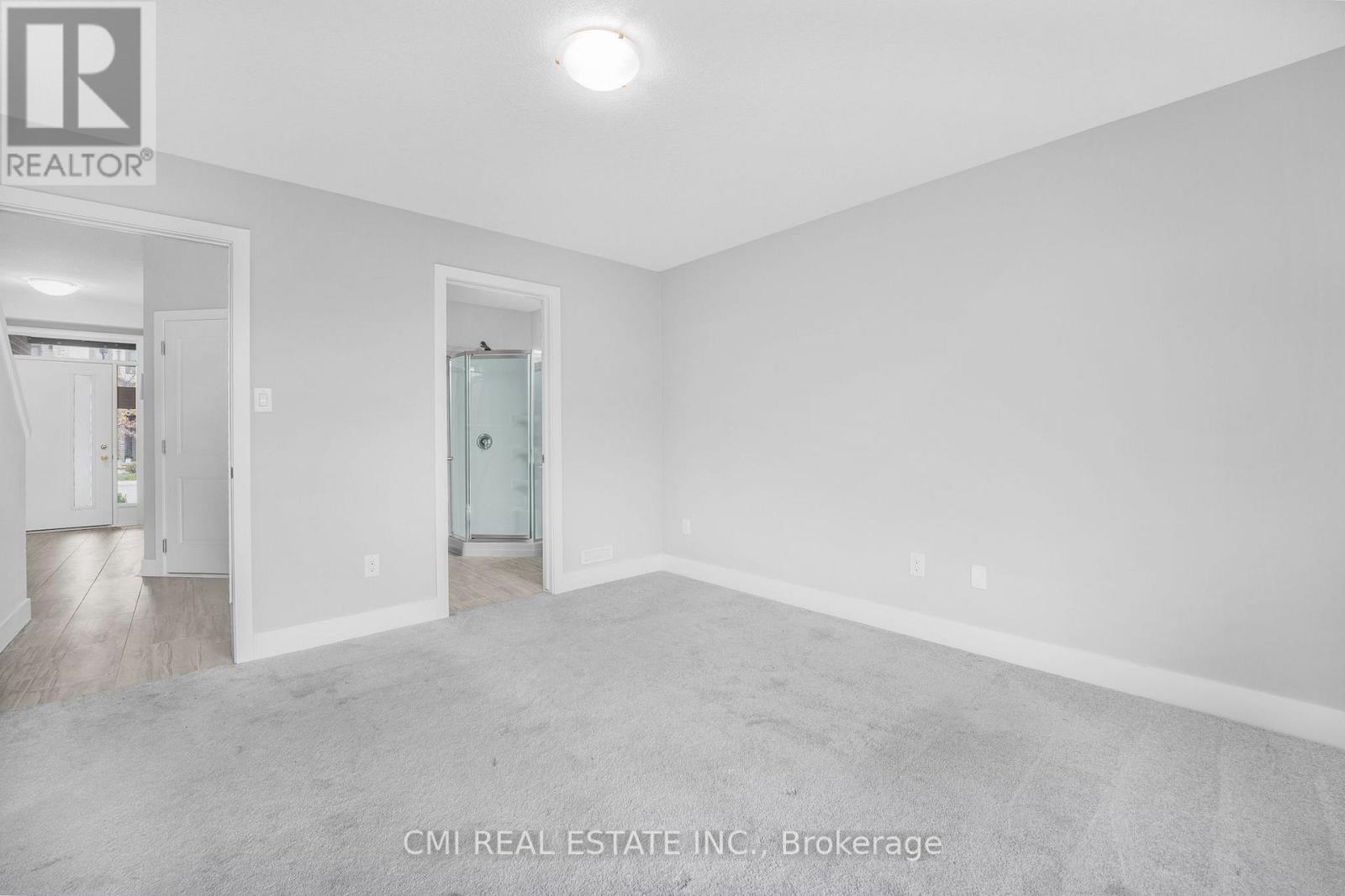 #8 -2070 MEADOWGATE BLVD, #8