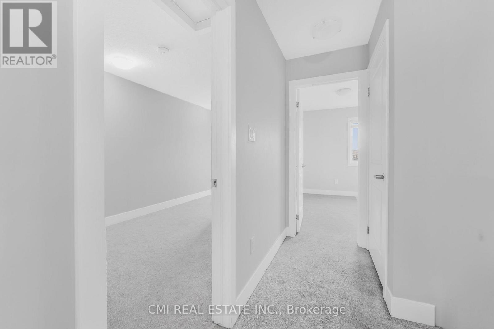 #8 -2070 MEADOWGATE BLVD, #8