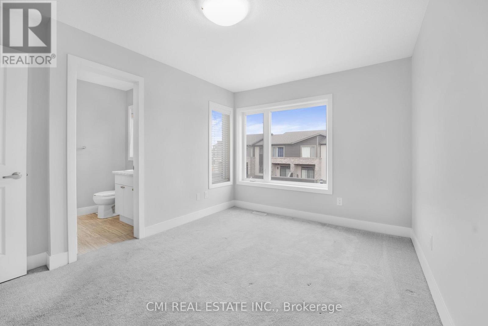 #8 -2070 MEADOWGATE BLVD, #8