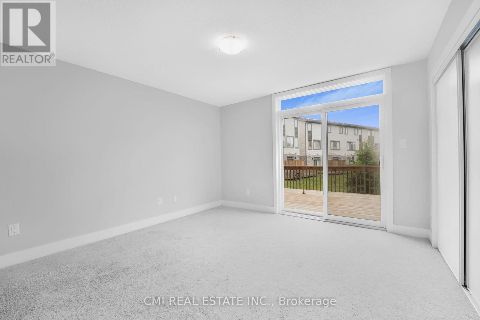#8 -2070 MEADOWGATE BLVD, #8