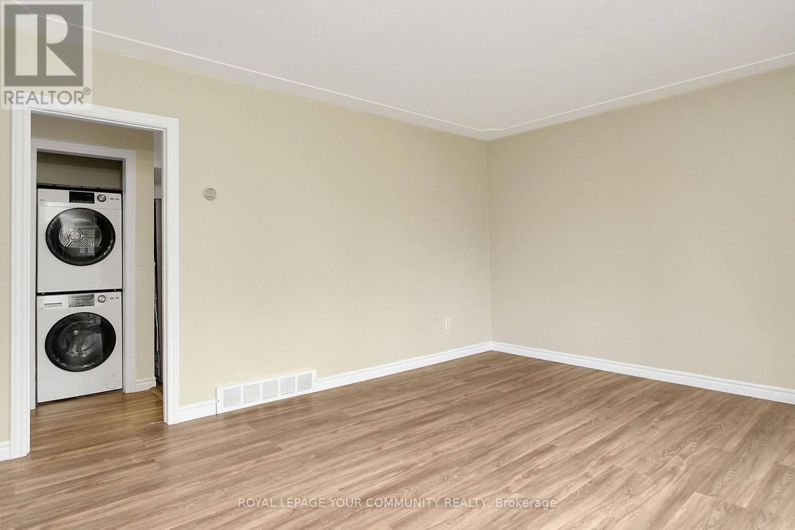 #A -160 ELGIN CRES S, #A