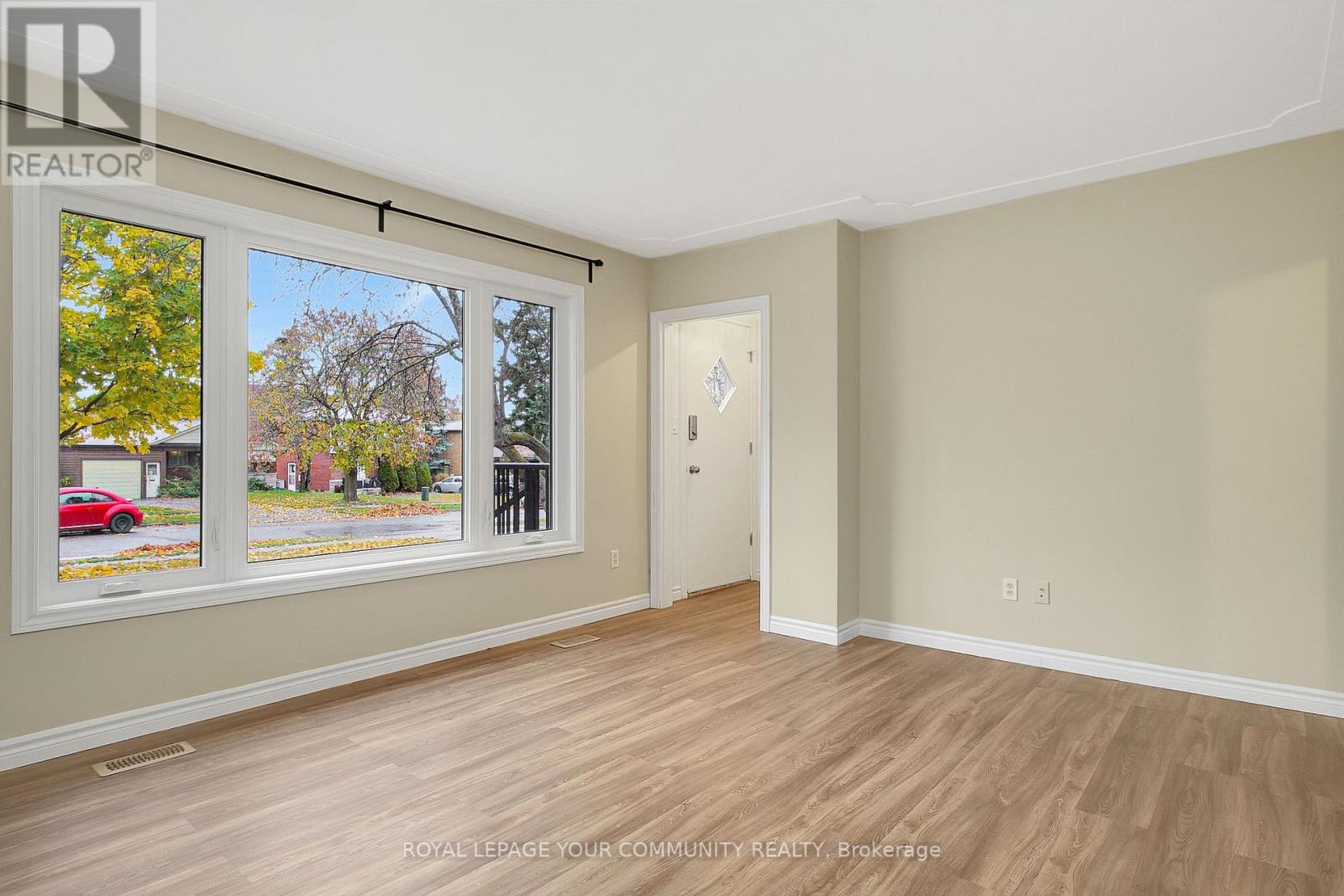 #A -160 ELGIN CRES S, #A
