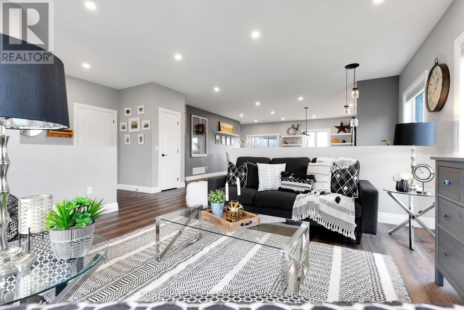367 PIGEON CREEK RD