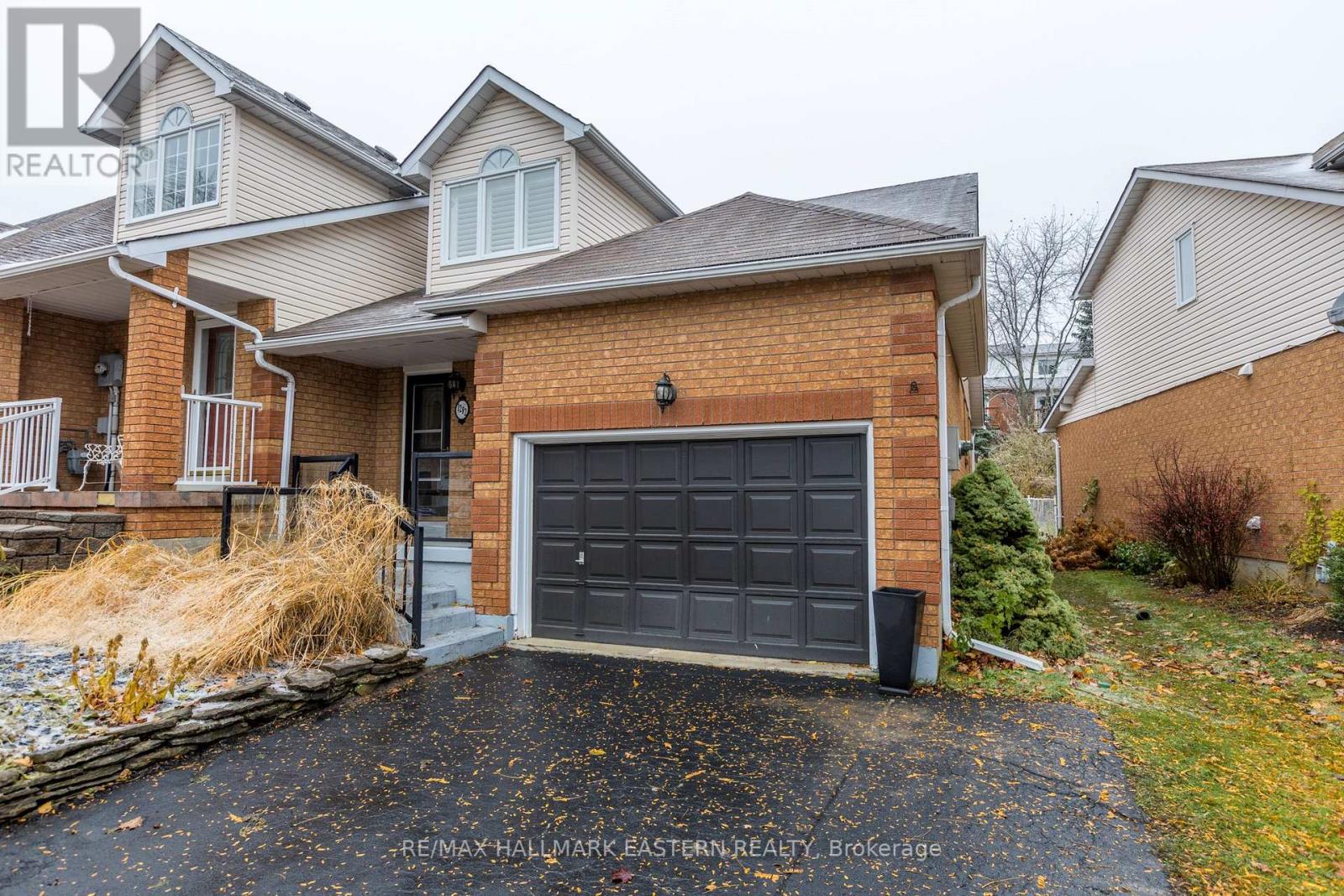 1282 EAGLE CRES E
