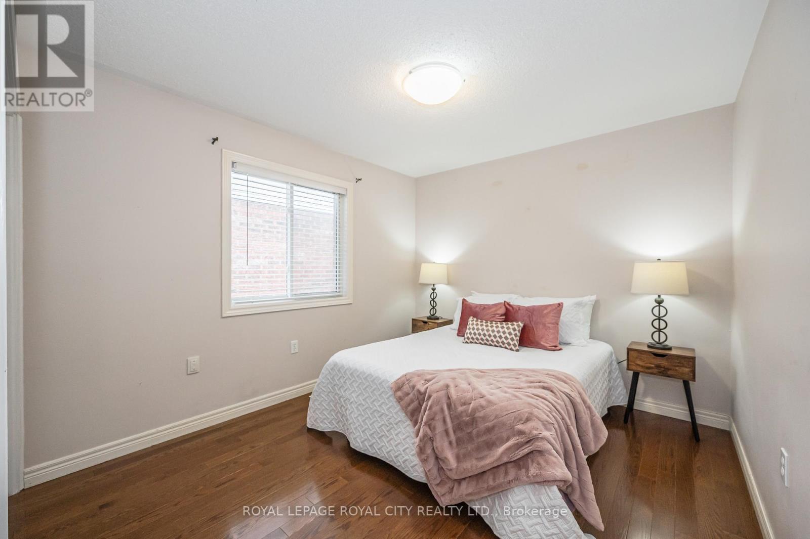 24 BEECHLAWN BLVD