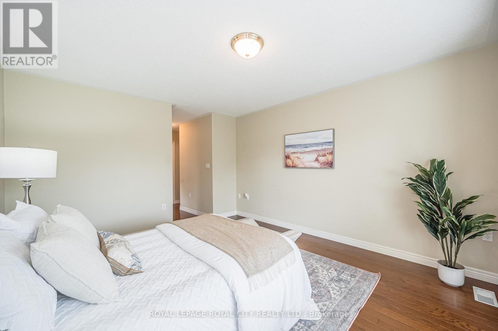 24 BEECHLAWN BLVD