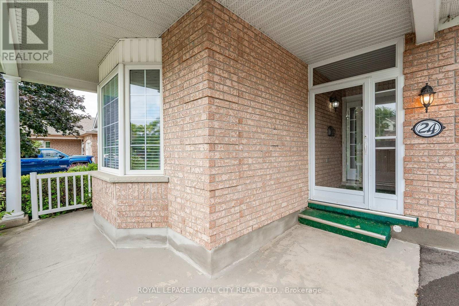 24 BEECHLAWN BLVD