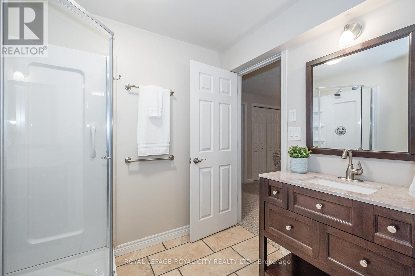 24 BEECHLAWN BLVD