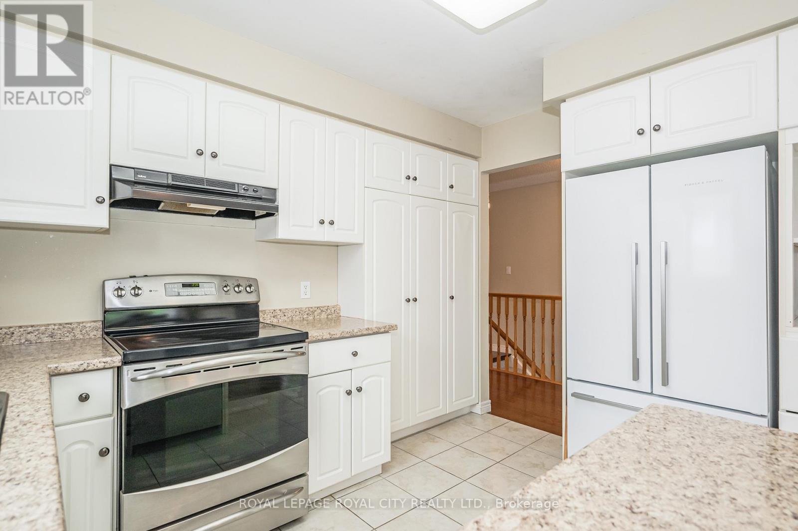 24 BEECHLAWN BLVD