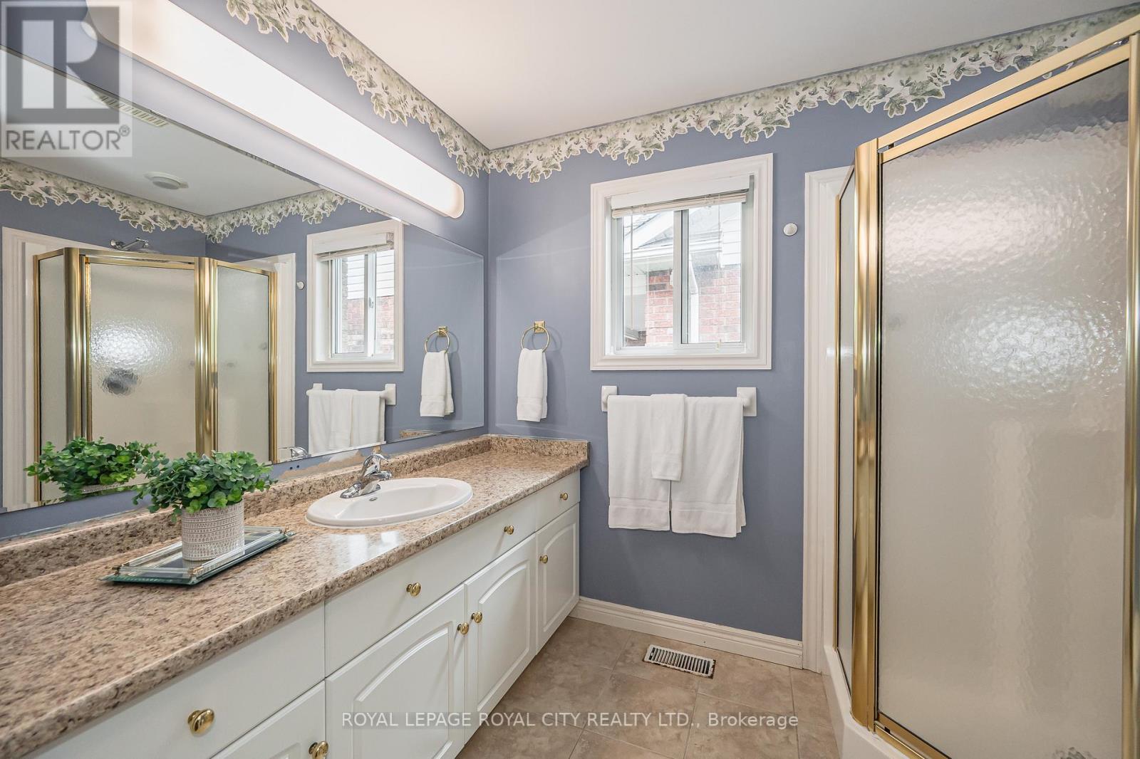 24 BEECHLAWN BLVD