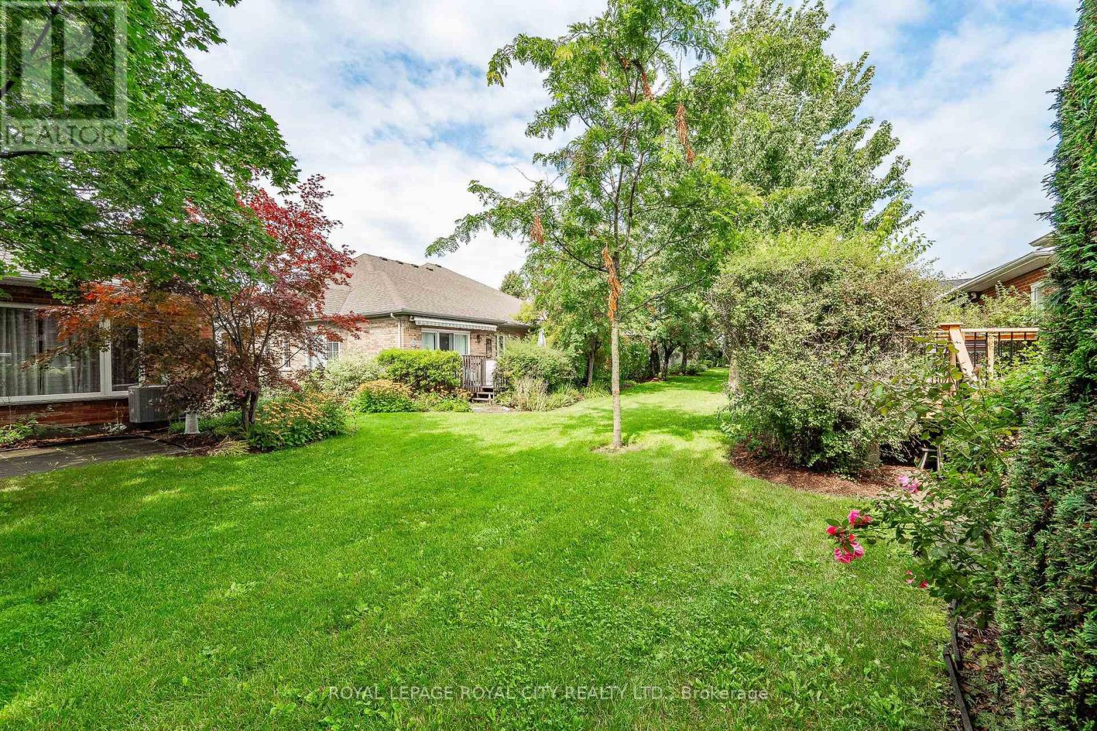 24 BEECHLAWN BLVD