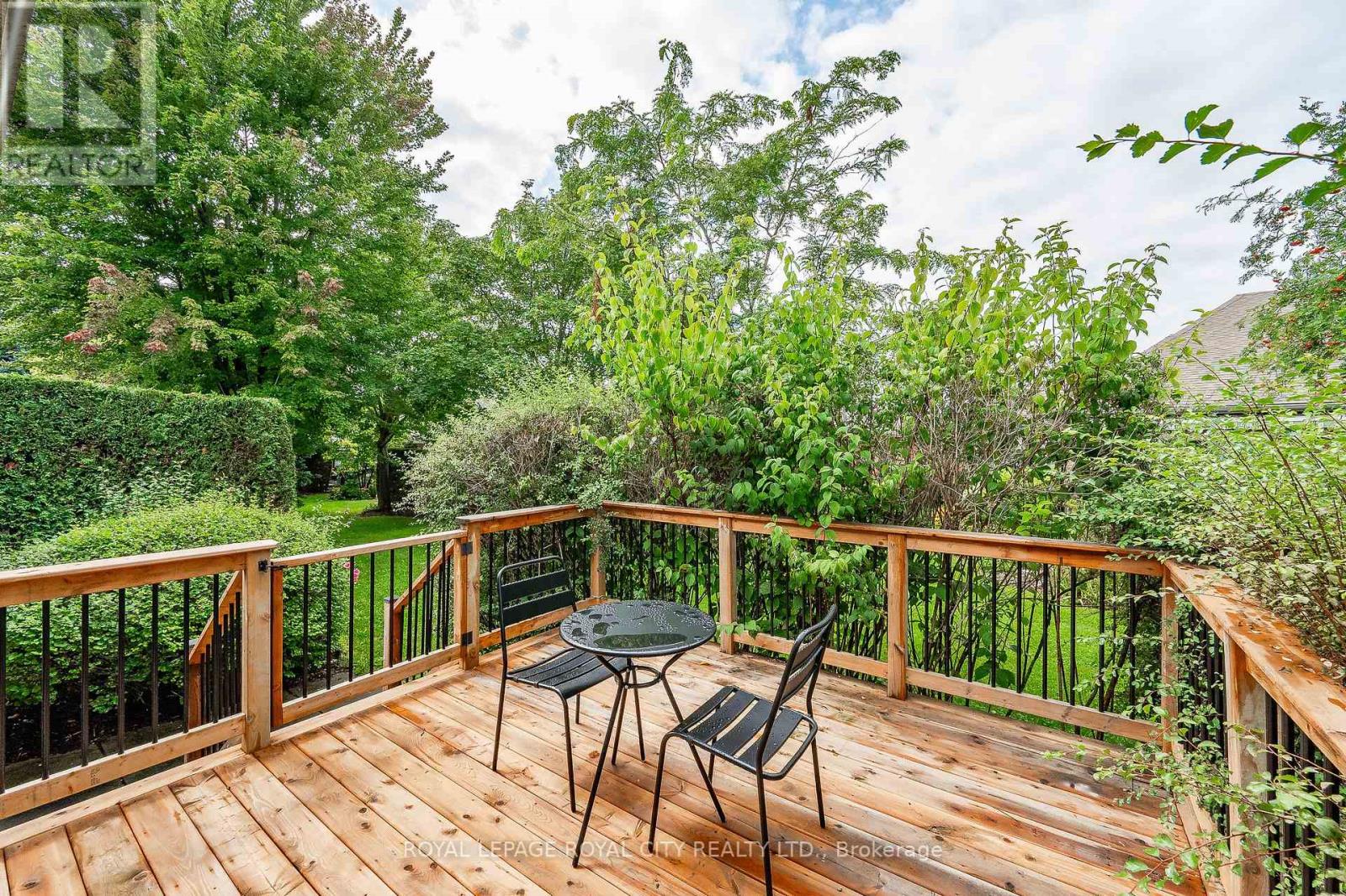 24 BEECHLAWN BLVD