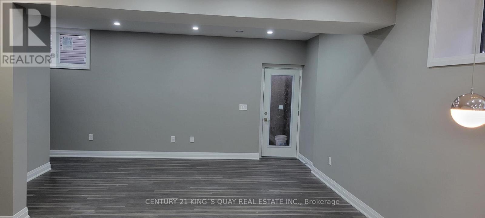 #BSMT -114 CENTRE ST, #Bsmt