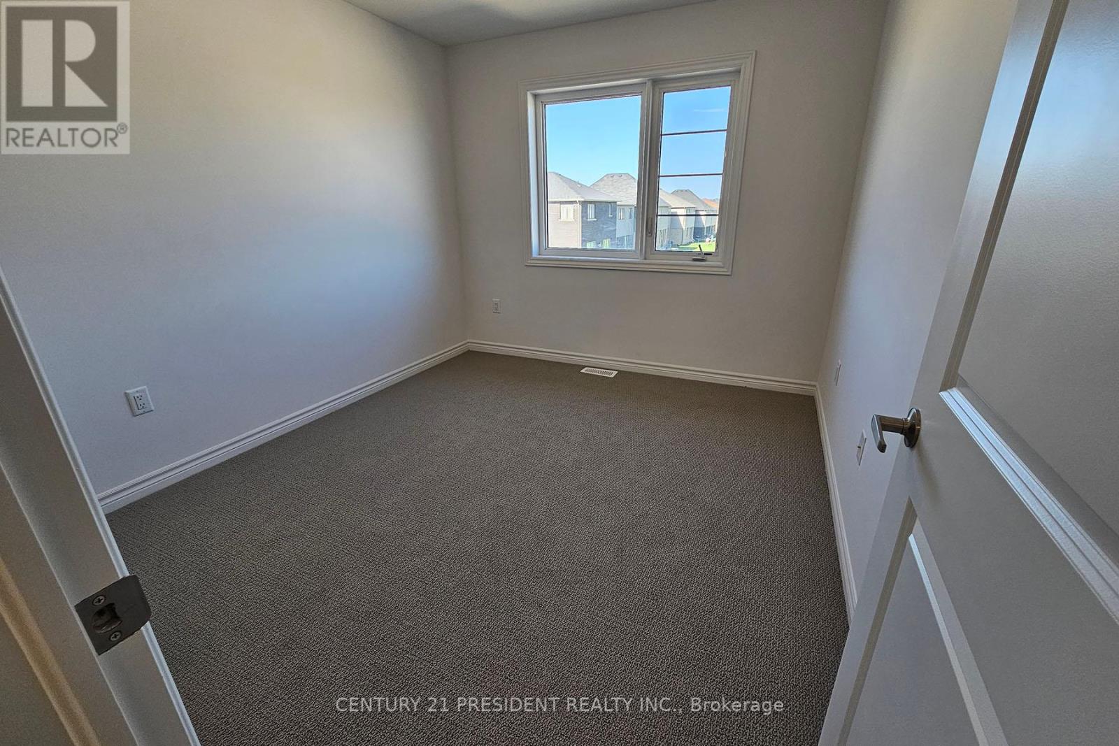 #11 -461 BLACKBURN DR, #11