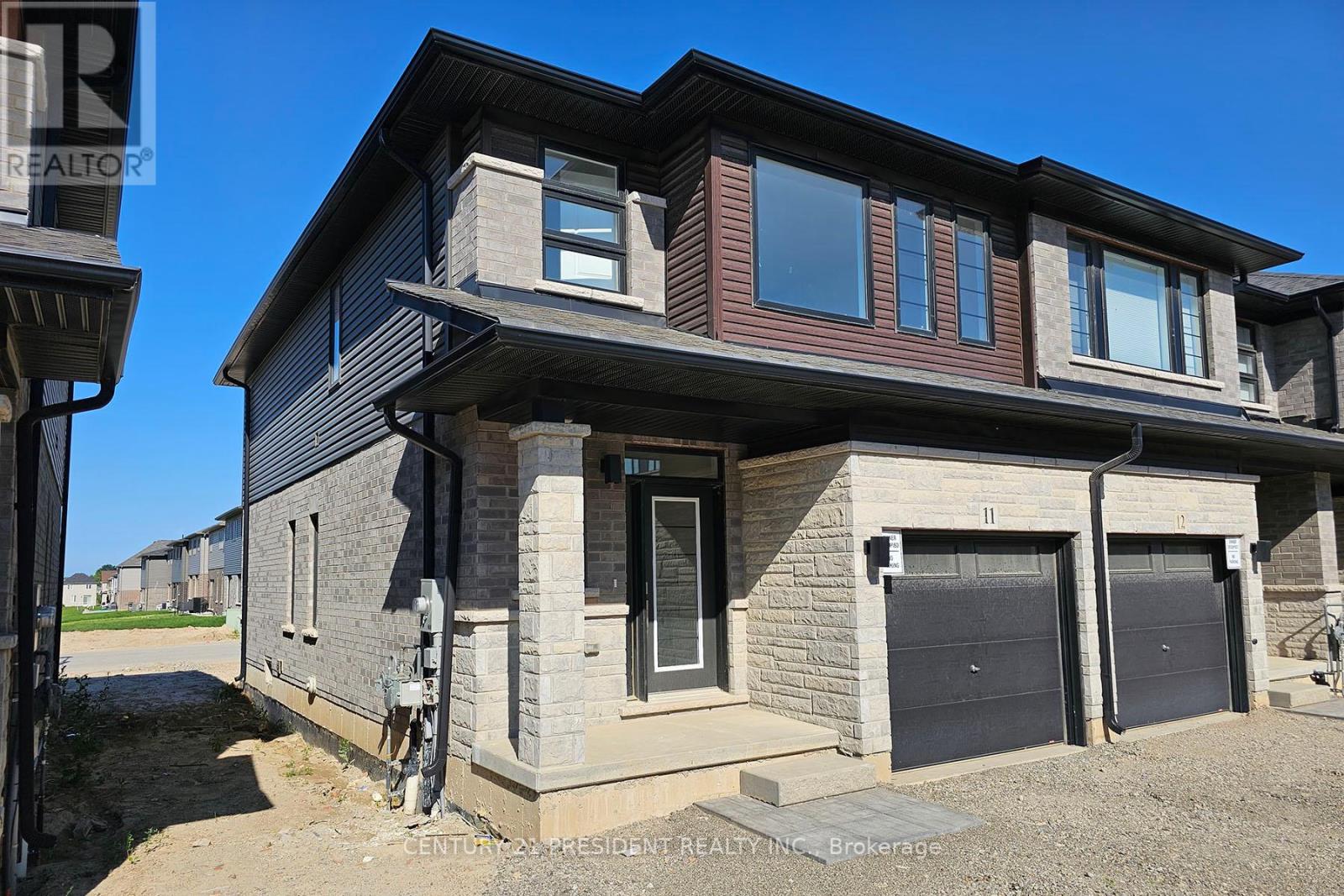 #11 -461 BLACKBURN DR, #11