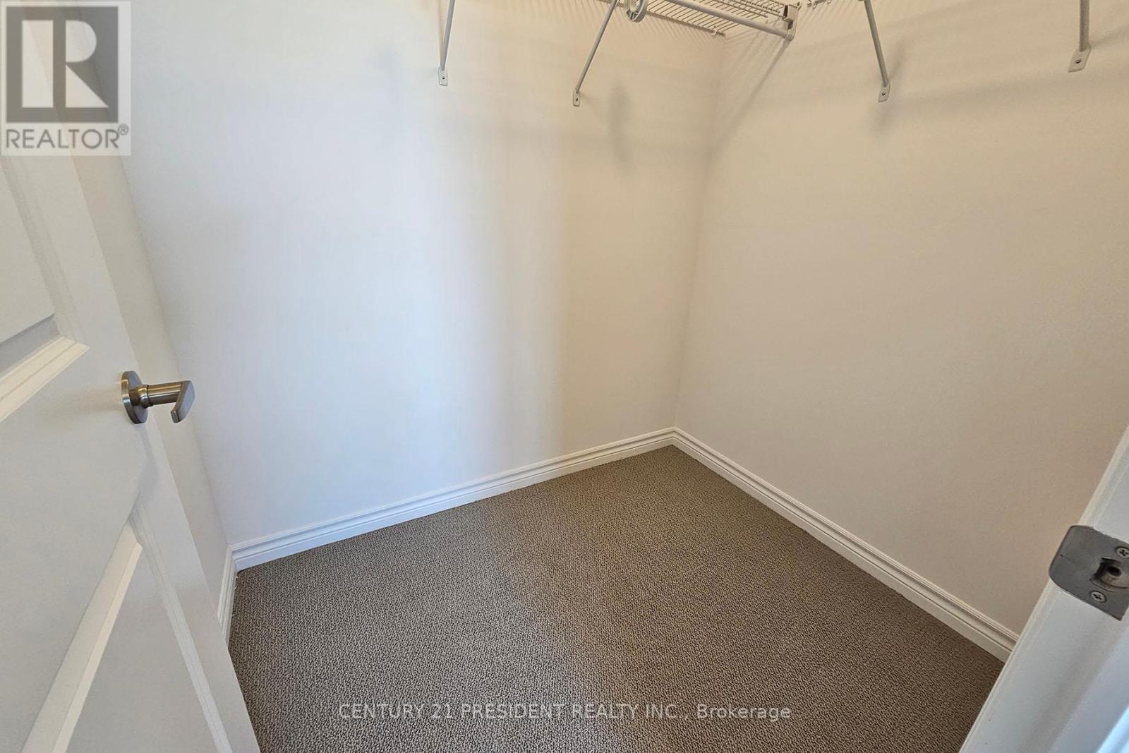 #11 -461 BLACKBURN DR, #11