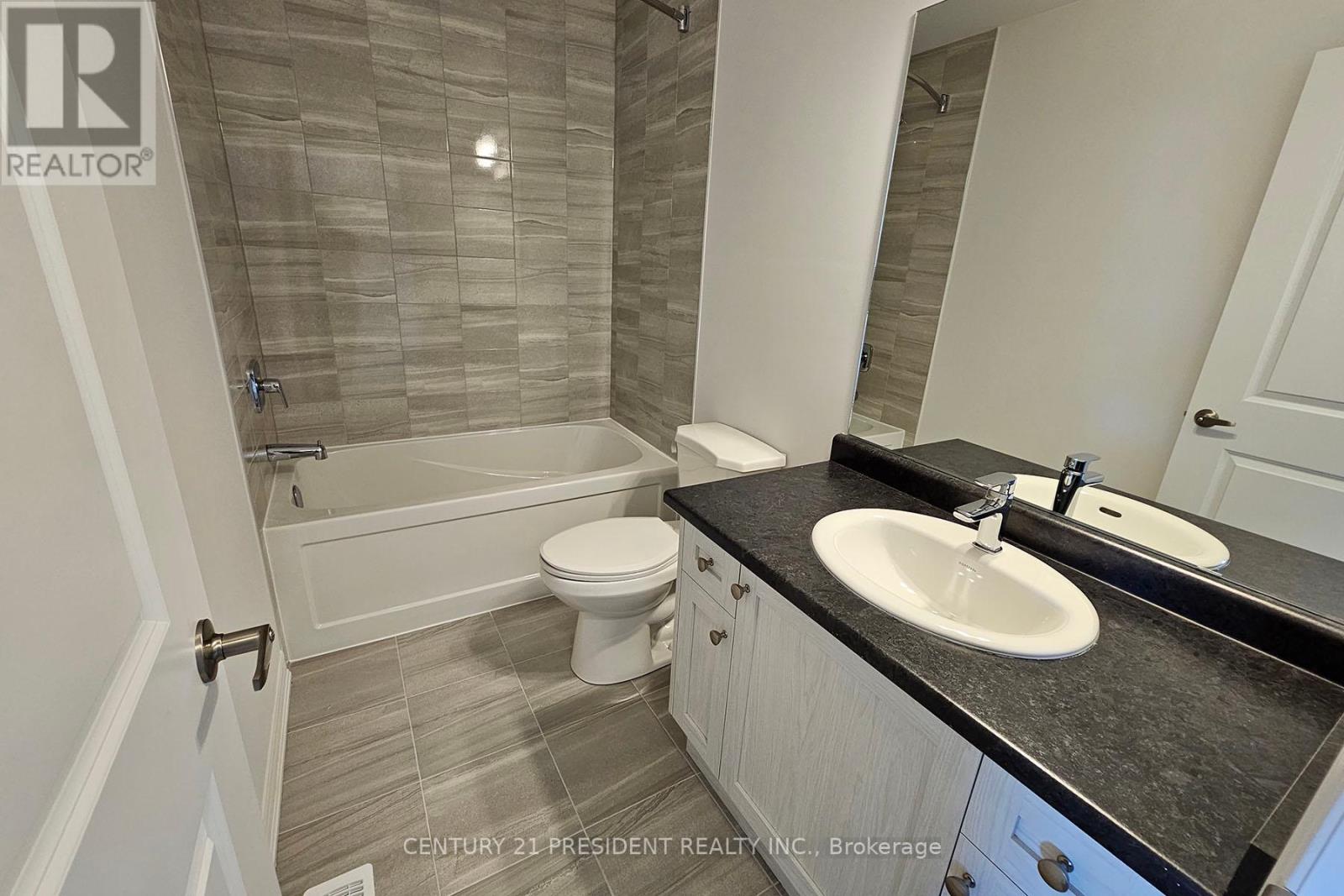 #11 -461 BLACKBURN DR, #11