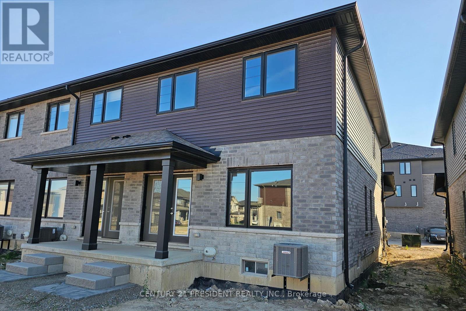 #11 -461 BLACKBURN DR, #11