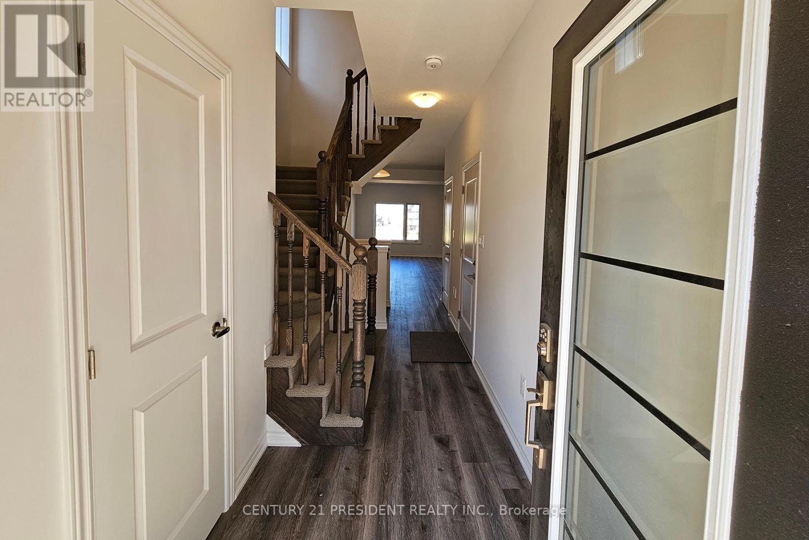 #11 -461 BLACKBURN DR, #11