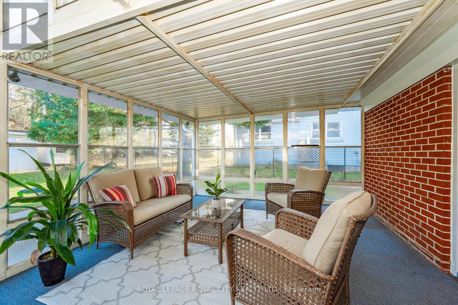566 PAISLEY RD