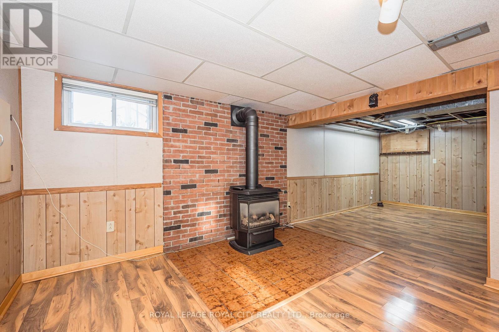 566 PAISLEY RD