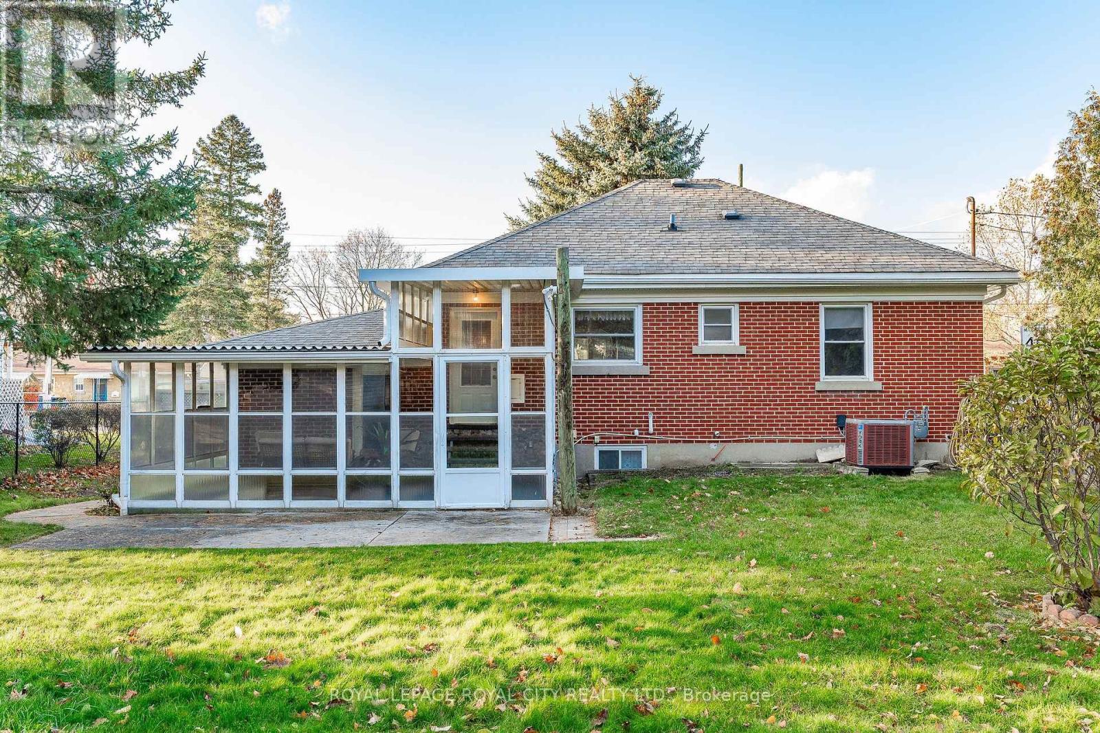 566 PAISLEY RD