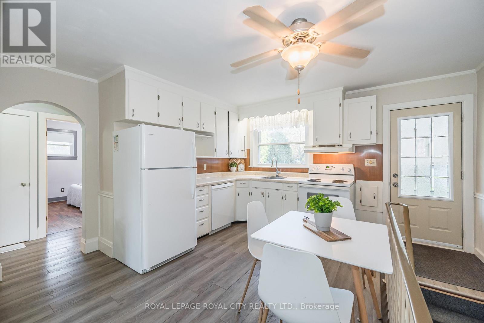 566 PAISLEY RD