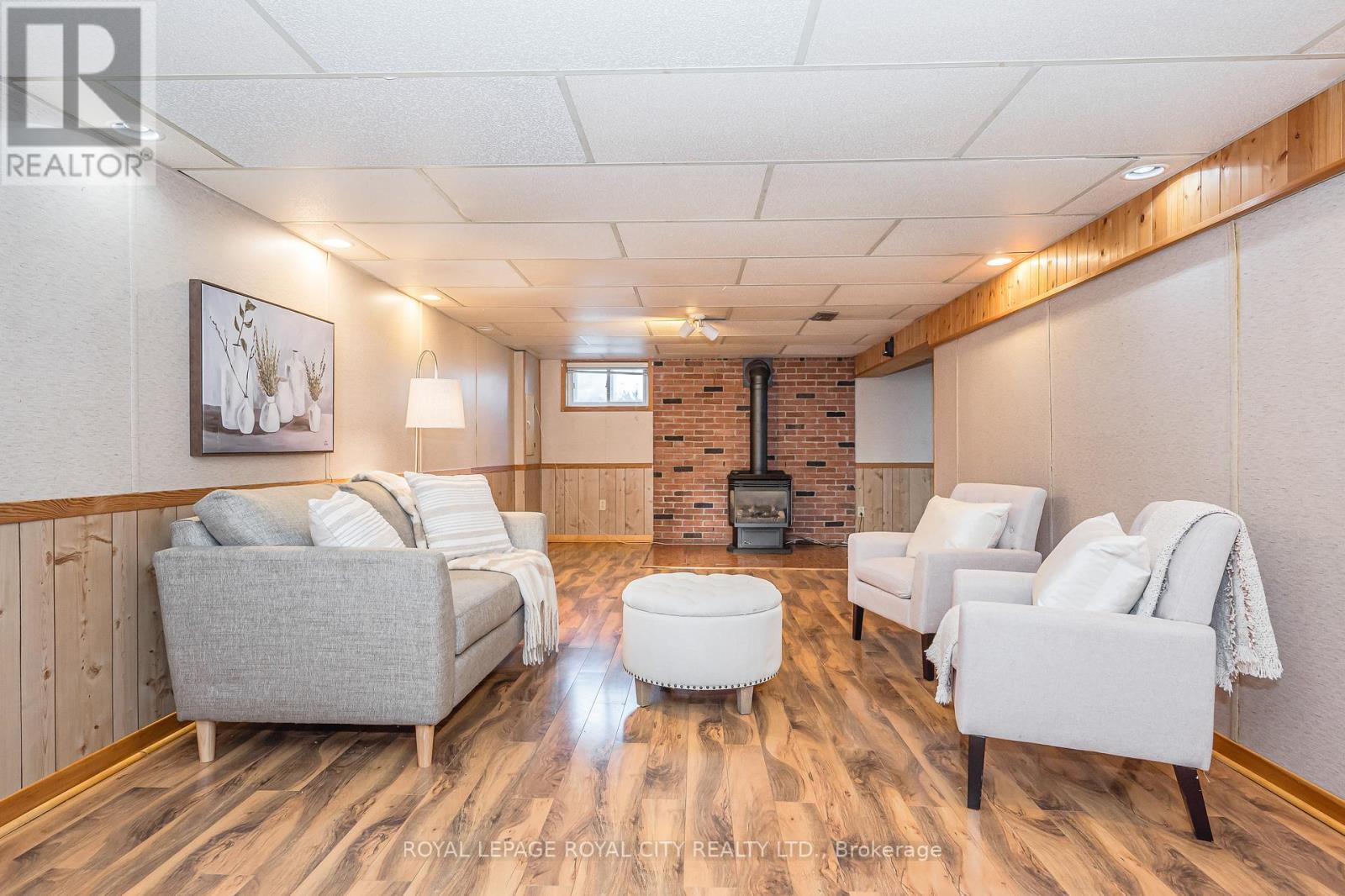 566 PAISLEY RD