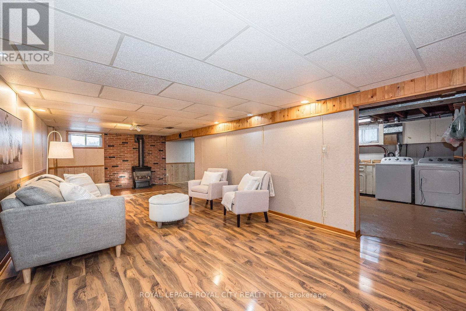 566 PAISLEY RD