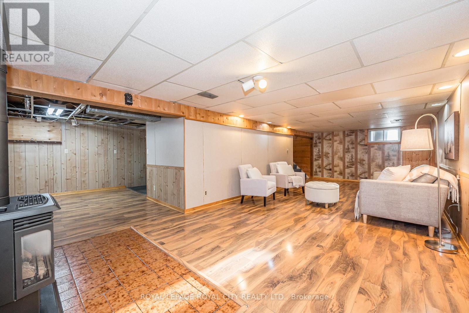 566 PAISLEY RD