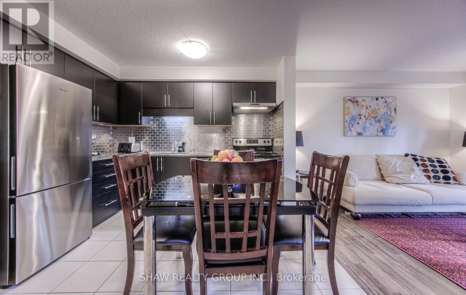 5 ARLINGTON CRES