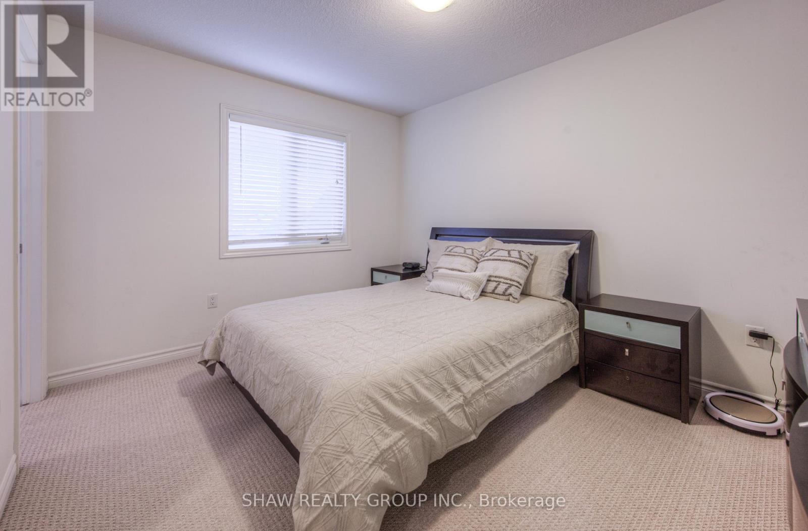 5 ARLINGTON CRES