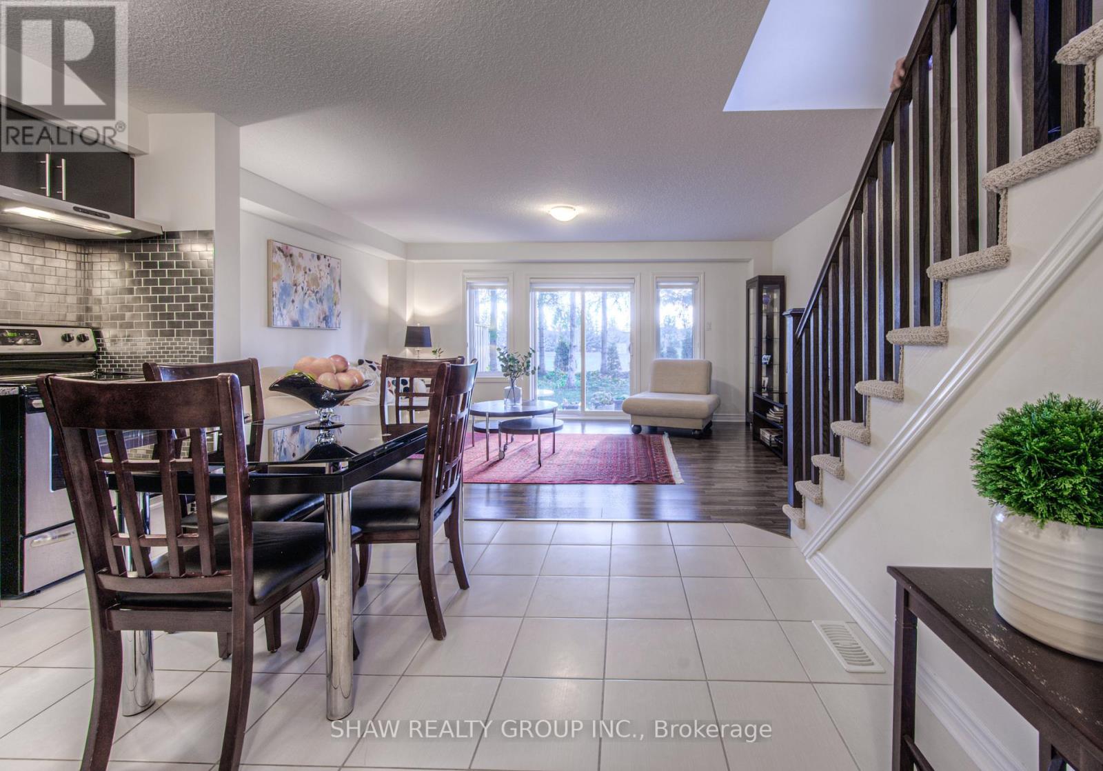 5 ARLINGTON CRES