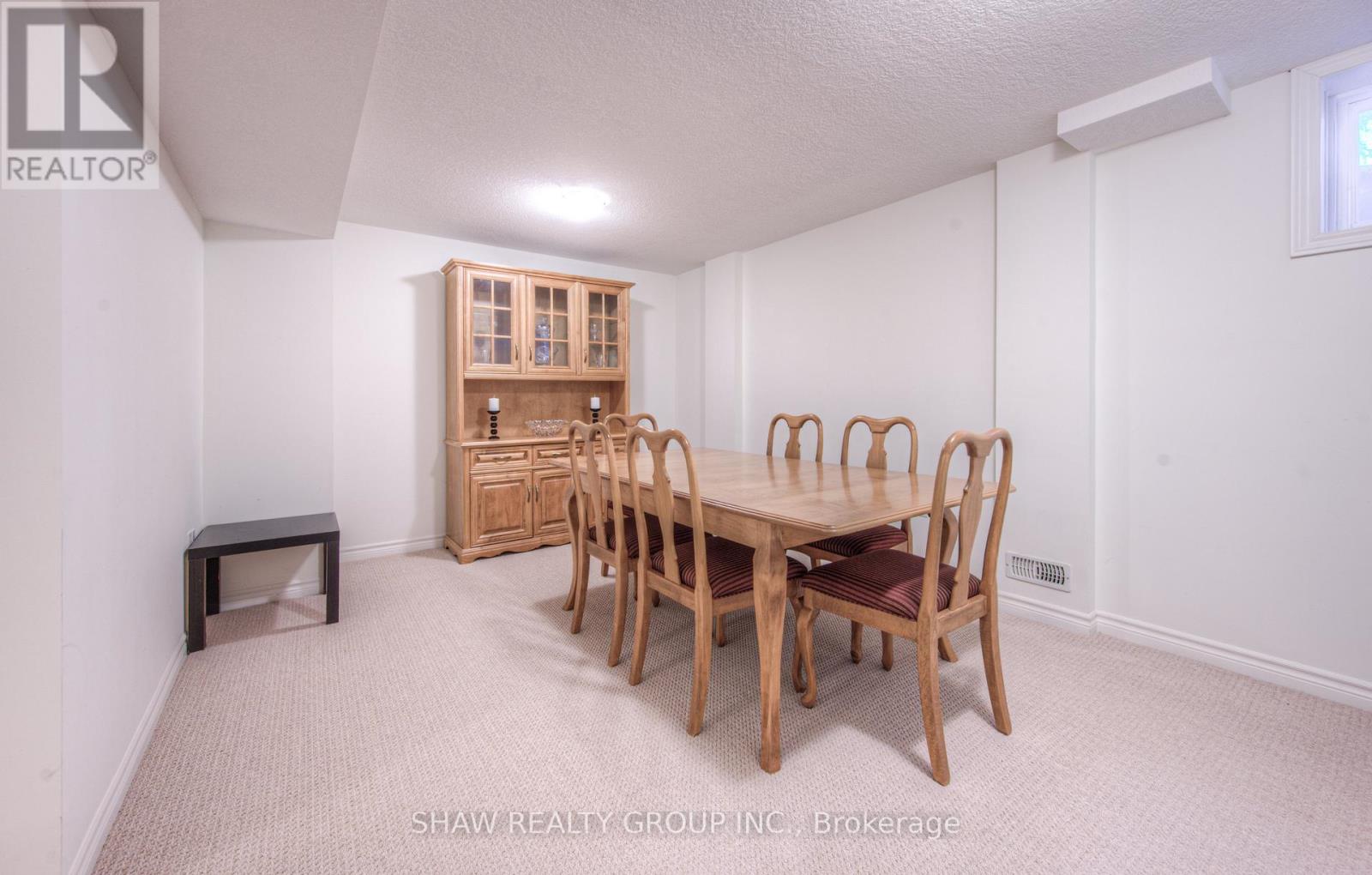 5 ARLINGTON CRES