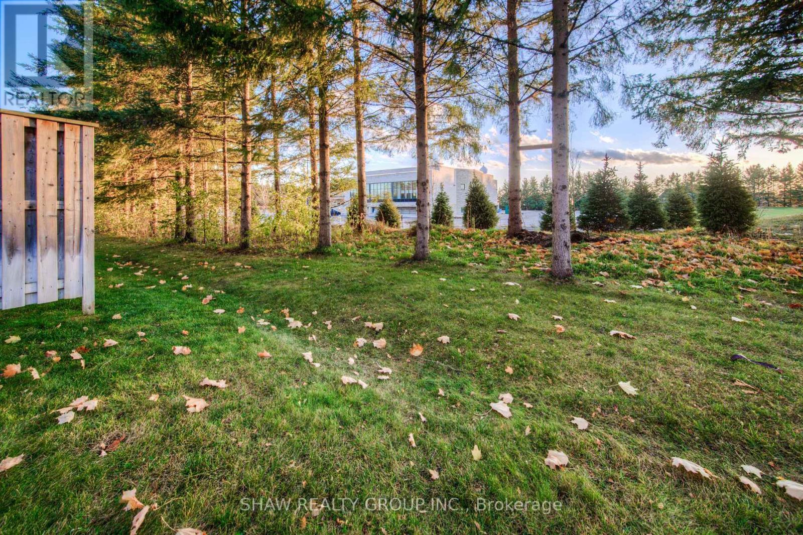 5 ARLINGTON CRES