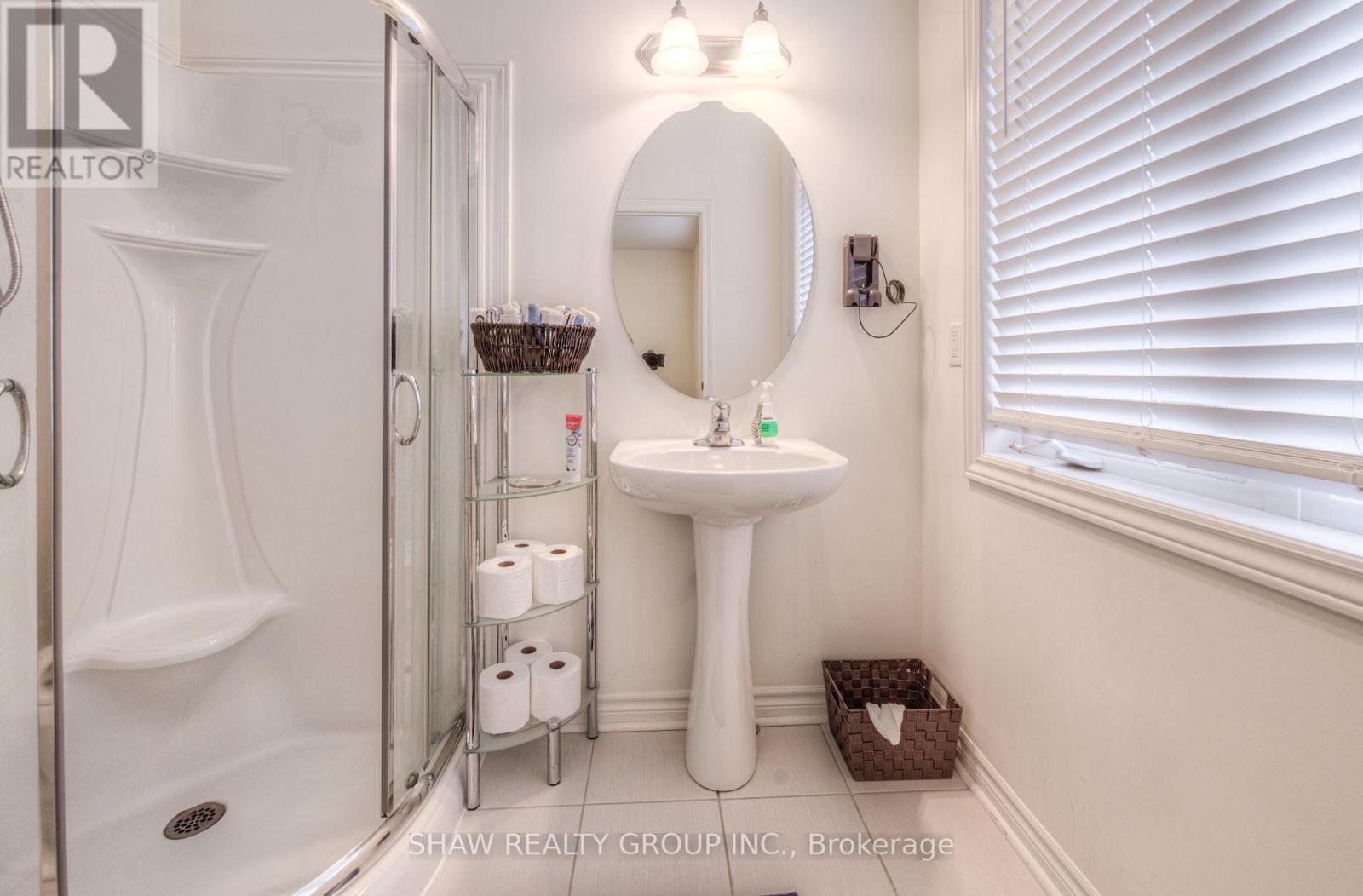 5 ARLINGTON CRES