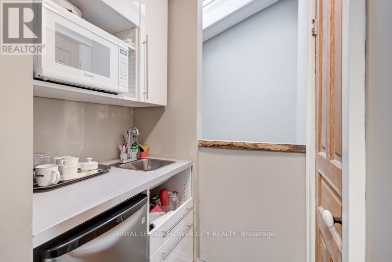 45 PRINCESS ST E
