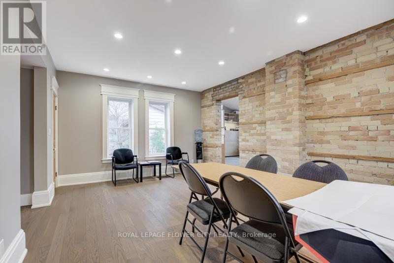 45 PRINCESS ST E