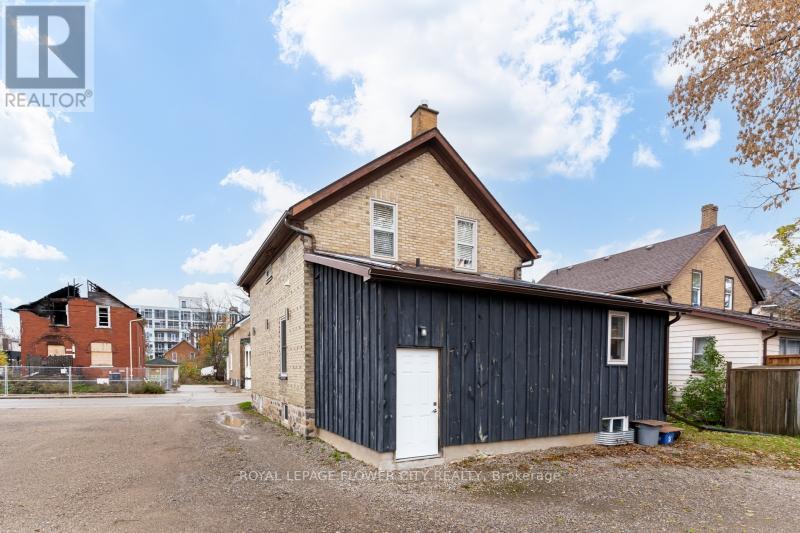 45 PRINCESS ST E