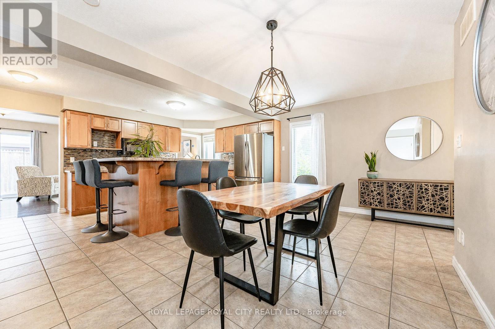#28 -20 SHACKLETON DR, #28