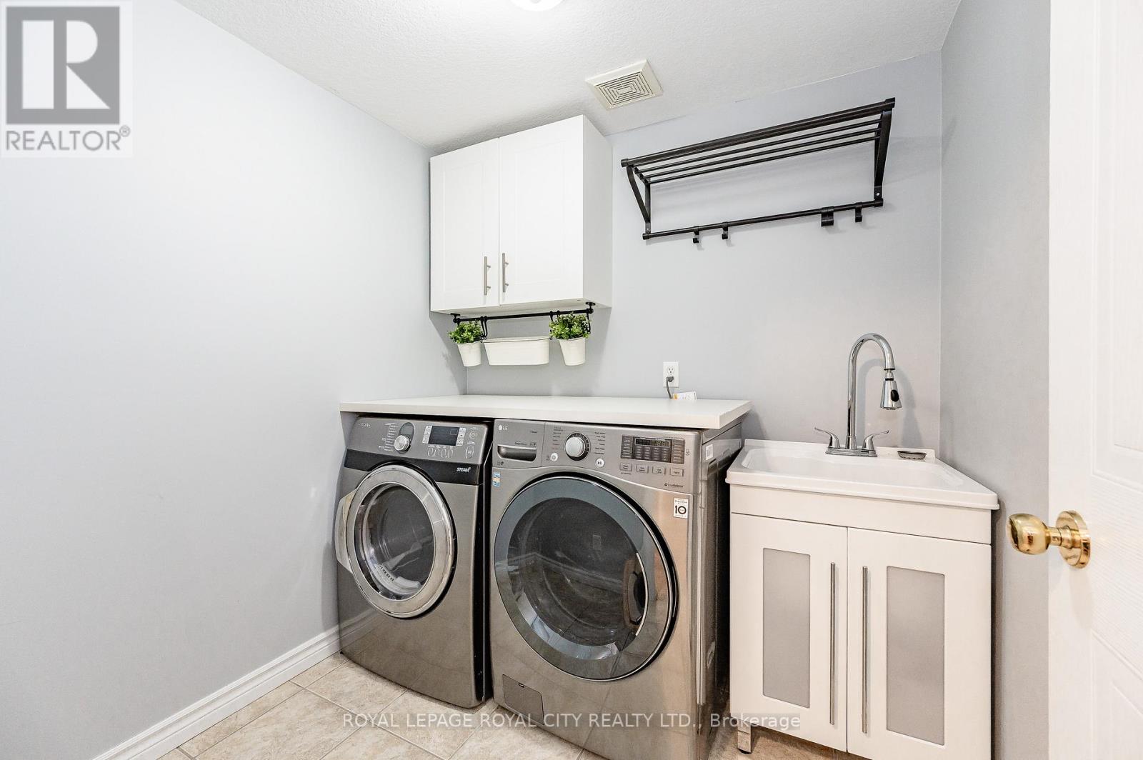 #28 -20 SHACKLETON DR, #28