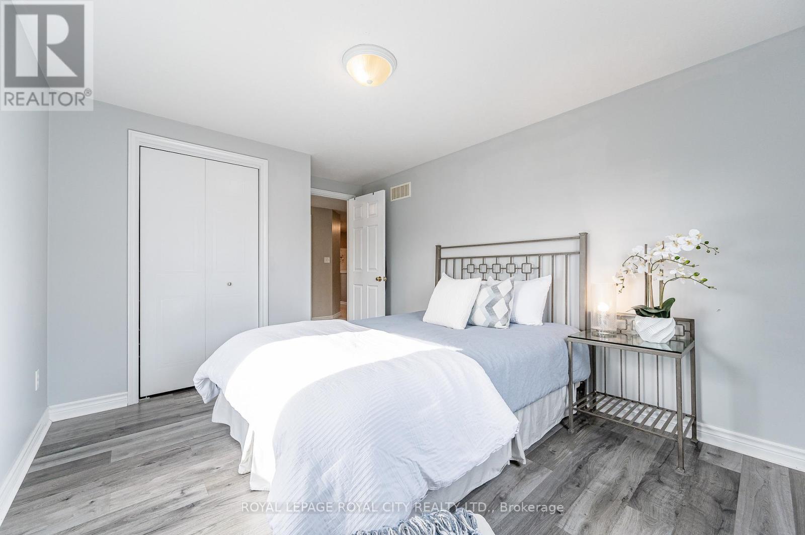 #28 -20 SHACKLETON DR, #28