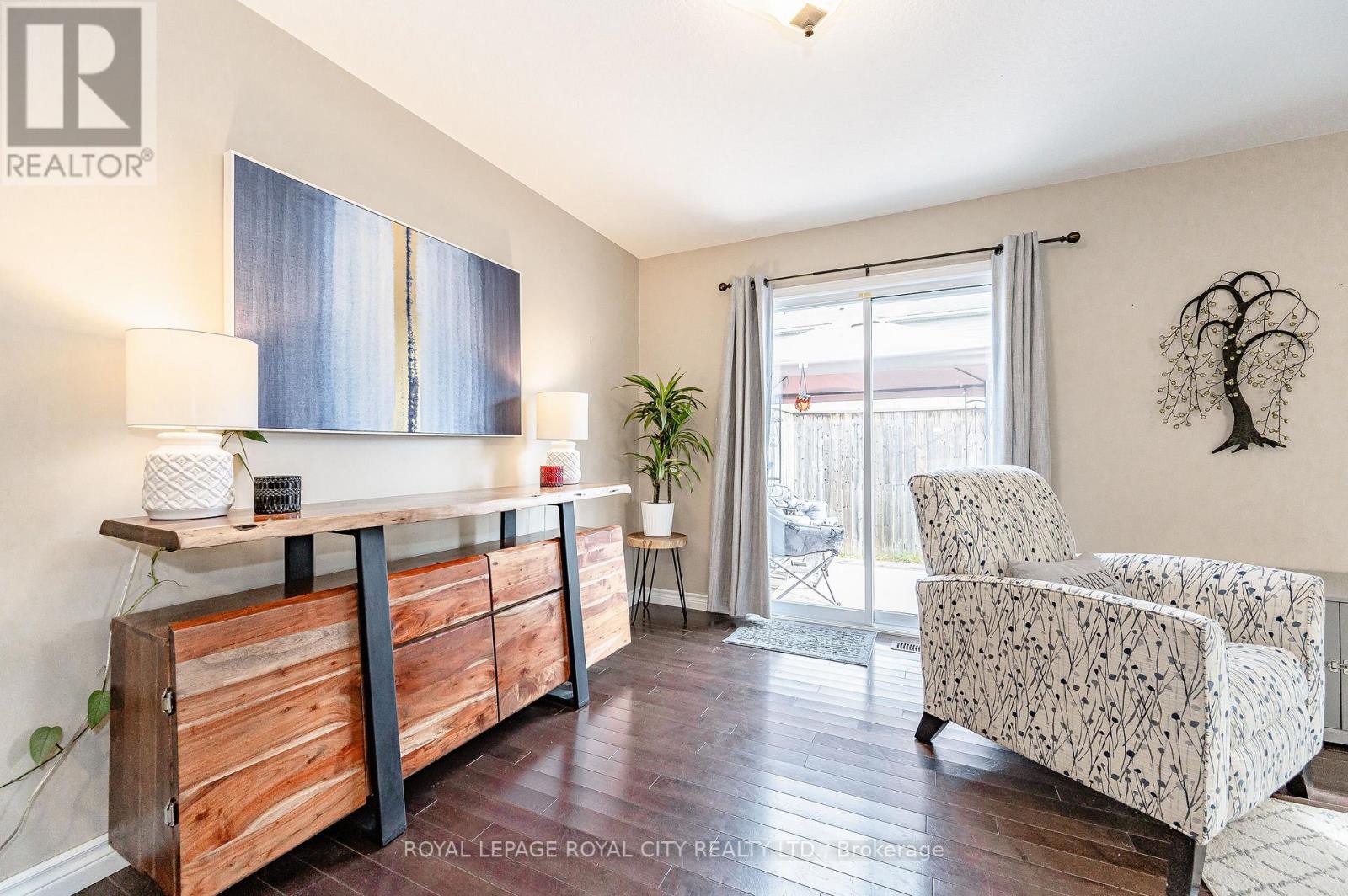 #28 -20 SHACKLETON DR, #28