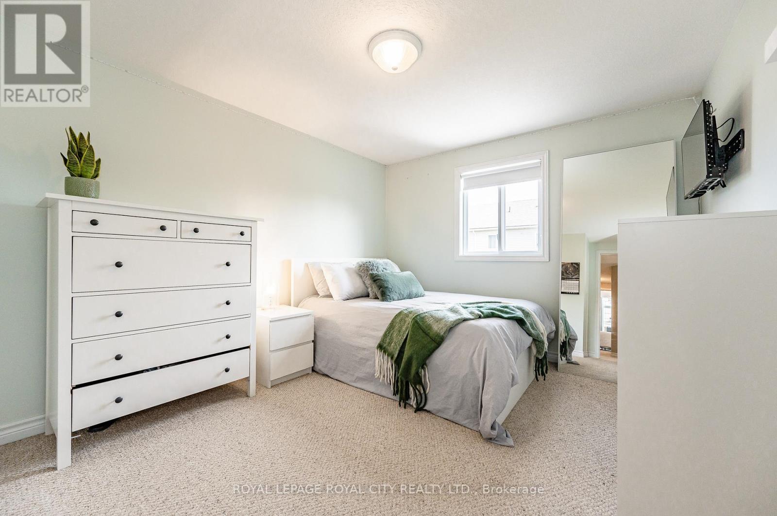#28 -20 SHACKLETON DR, #28