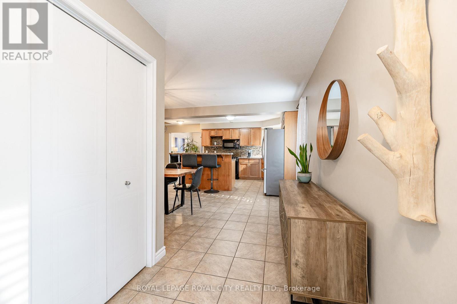 #28 -20 SHACKLETON DR, #28