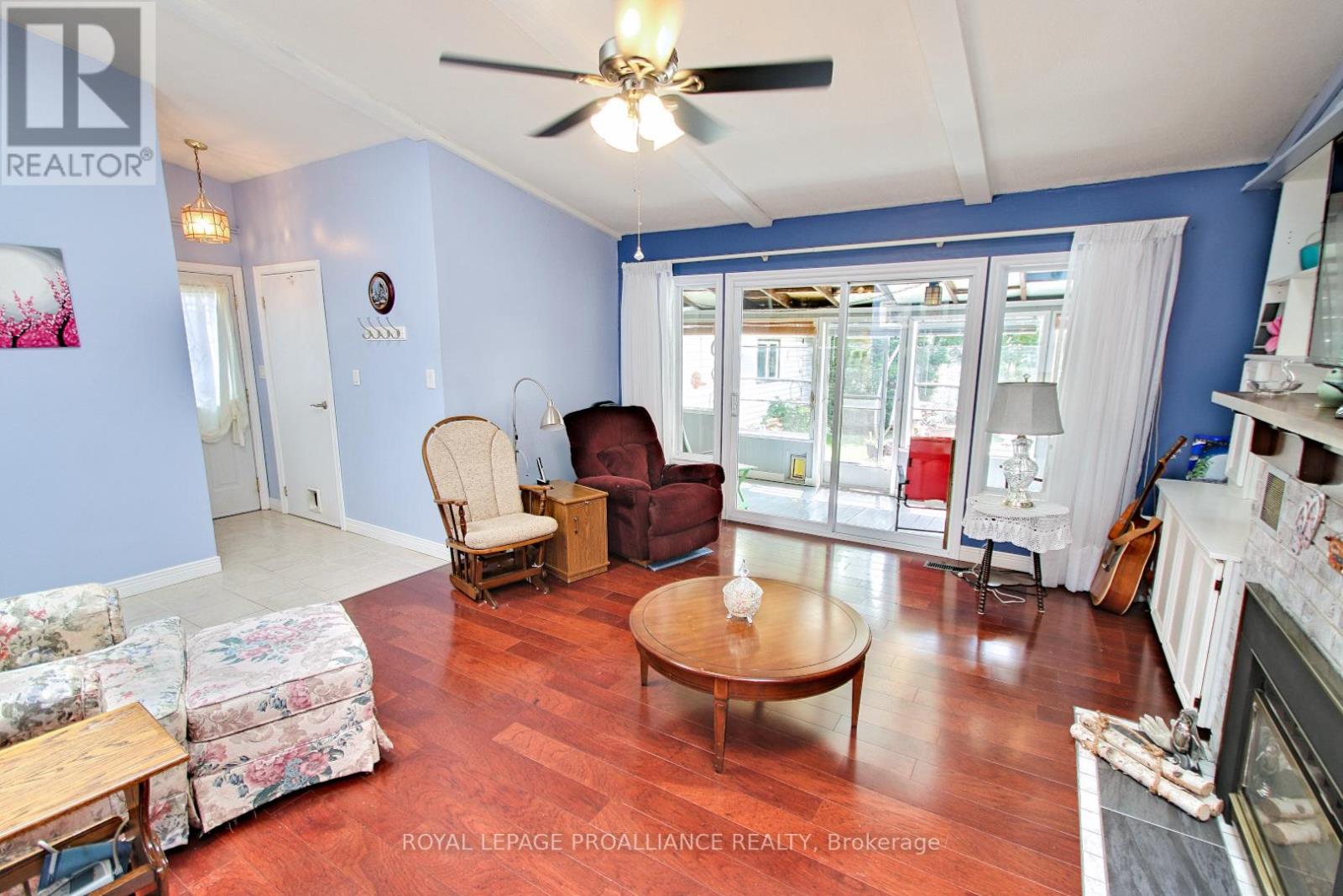 306 BLEECKER AVE