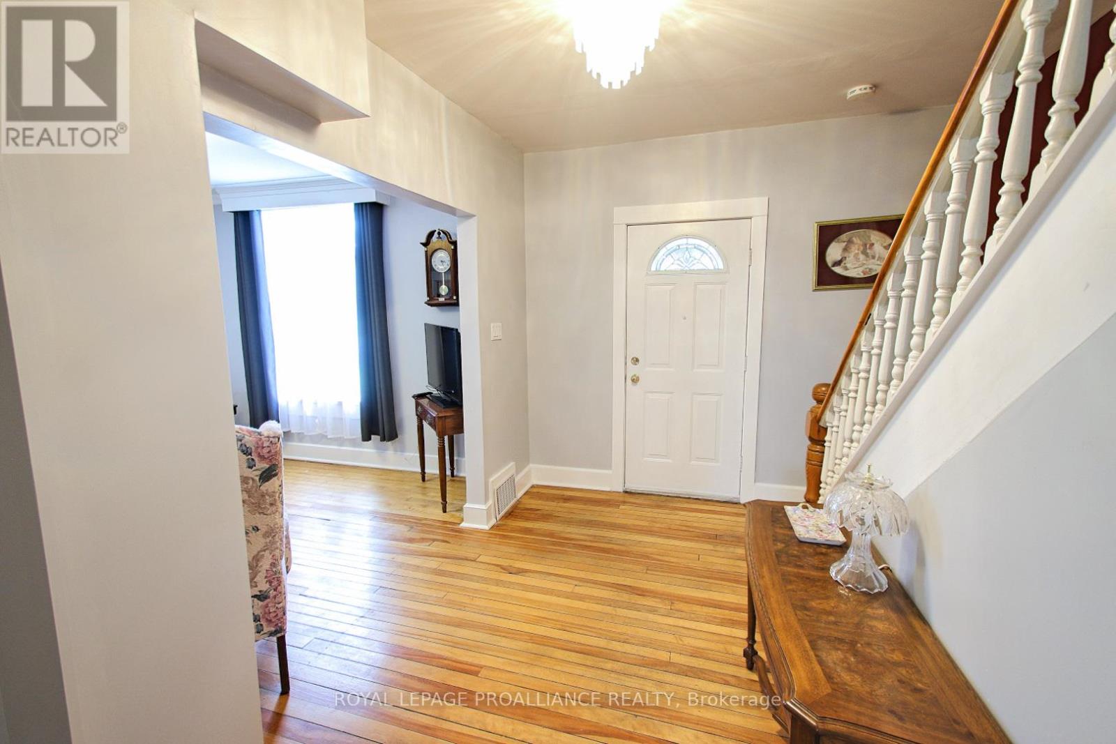 306 BLEECKER AVE