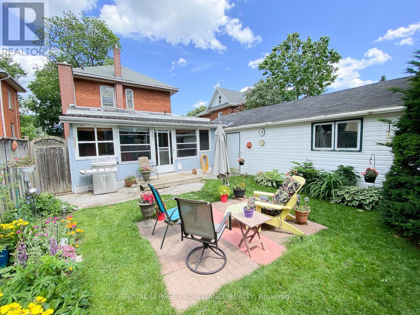 306 BLEECKER AVE
