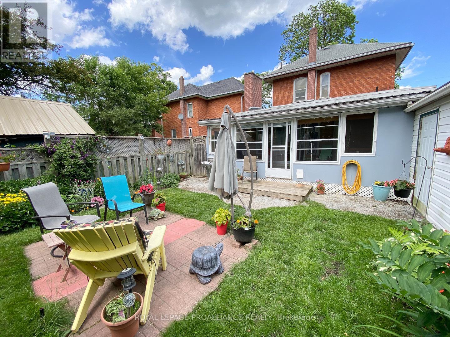 306 BLEECKER AVE